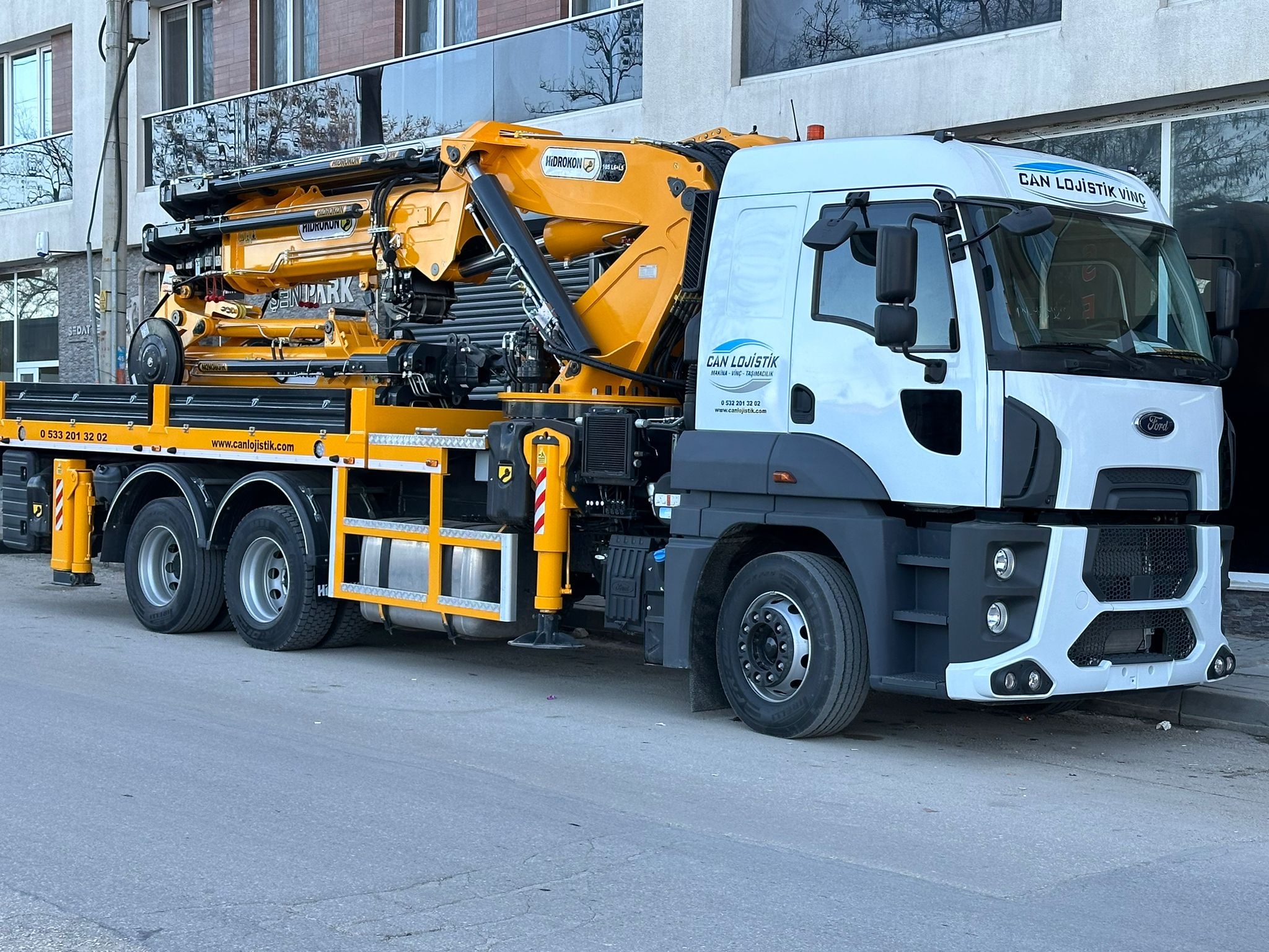 eskişehir kiralık vinç makina parkına 35 ton uzaktan kumandalı vinç dahil olmuştur.